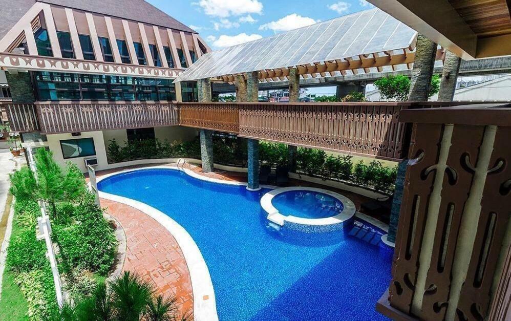 Pine Crest Condominium Manila Exterior photo